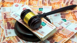 Владелица цветочного магазина в Томари задолжала коммунальщикам почти 102 тысячи рублей