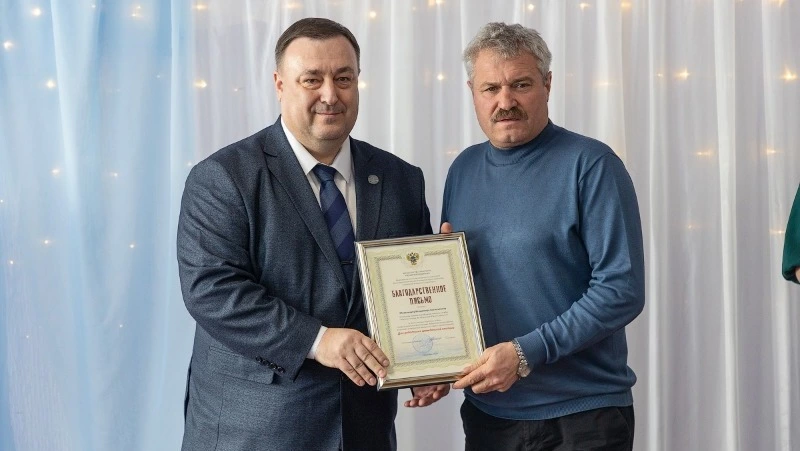 Специалистов гражданской авиации поздравили с профессиональным праздником на Сахалине