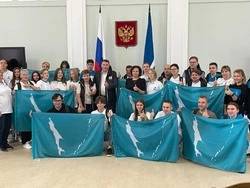 Флаги Сахалинской области вручили 30 участникам сборной команды WorldSkills