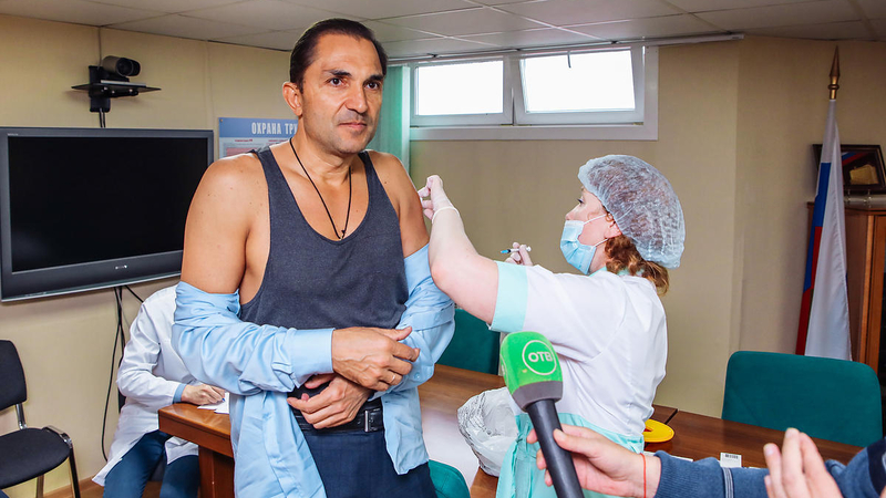 Неделя с областной Думой. Меддиагностика для пенсионеров, бассейн во льду и защита от болезней