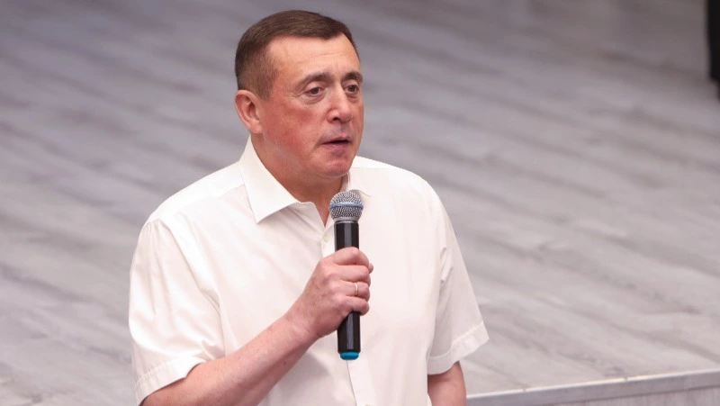 Губернатор взял под личный контроль вопросы здравоохранения в Углегорском округе