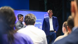 Губернатор Валерий Лимаренко и потенциальные работодатели познакомились с участниками «Школы 21»