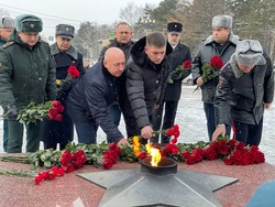 Память Неизвестного солдата почтили  у Вечного огня в Южно-Сахалинске 3 декабря