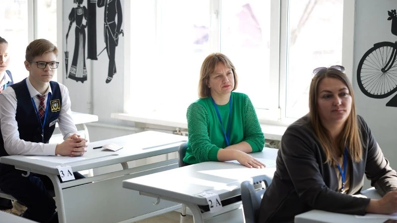 Родители сахалинских школьников сдали пробный ЕГЭ по истории