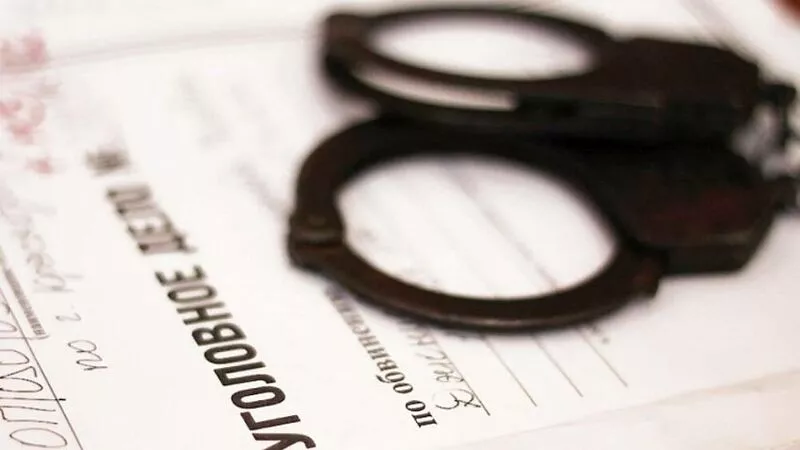 В Корсакове грабитель избил пенсионера ради денег на выпивку