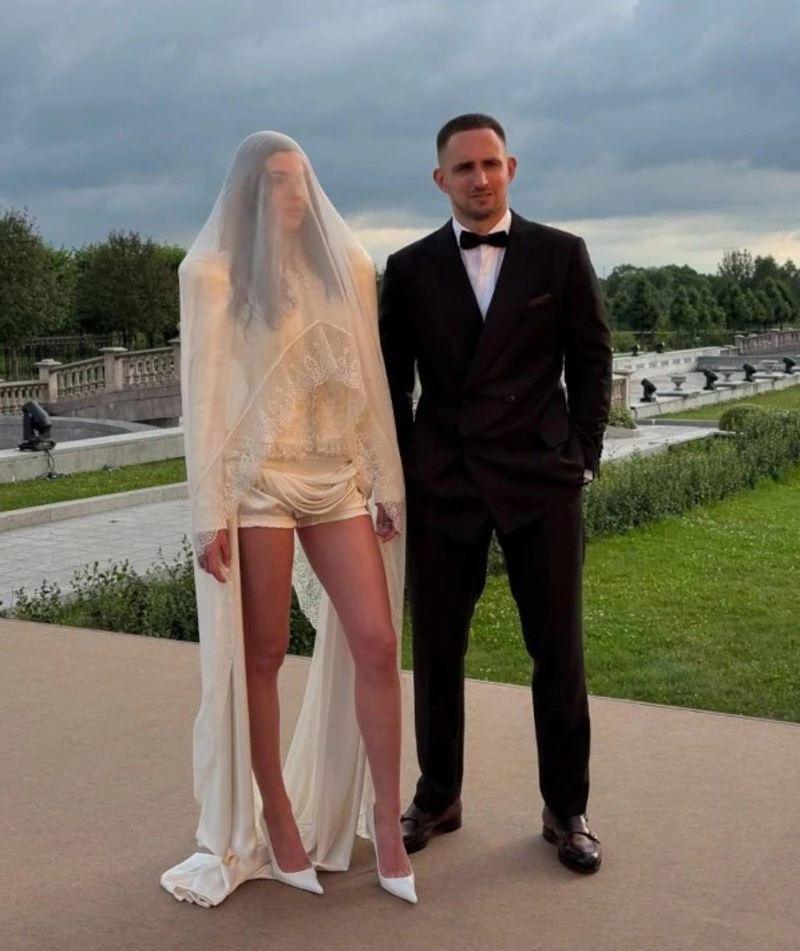 Собчак высказалась о свадебных образах невесты сахалинского блогера Литвина