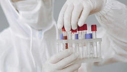 Сахалинцы высказались об идее выдавать бейджи после вакцинации