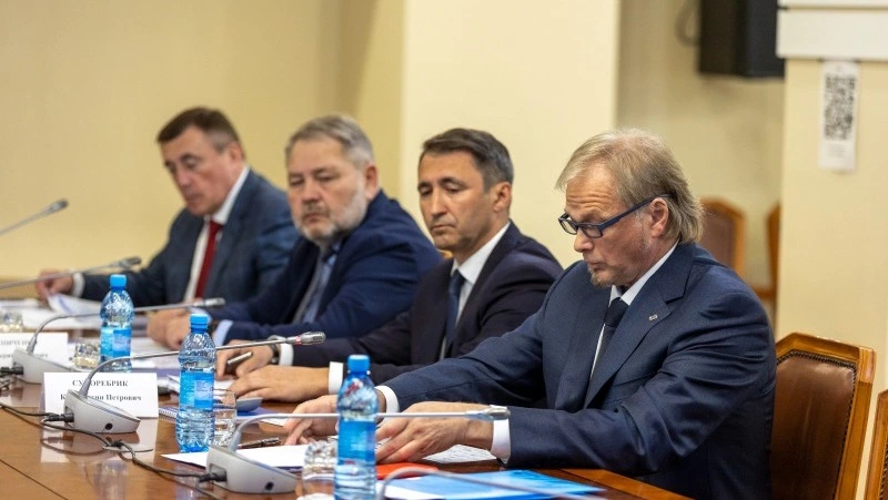 В Южно-Сахалинске обсудили развитие единой дальневосточной авиакомпании «Аврора»