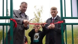 В Синегорске торжественно открыли обновленную баскетбольную площадку