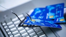 Жительница Тымовского района взяла кредит и отдала мошенникам крупную сумму денег 