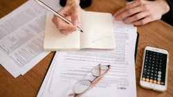 Опекунам инвалидов на Сахалине начнут платить больше