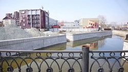 Благоустройство набережной реки Рогатки возобновили в Южно-Сахалинске