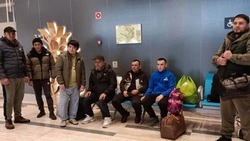 Сахалинские приставы отправили домой десятки нелегалов