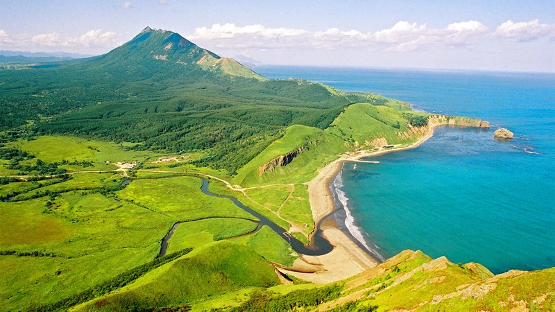 Японский столб с иероглифами исчез с хребта Жданко на Сахалине