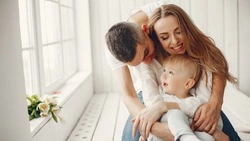 Как работает поддержка семей на Сахалине и Курилах: обзор Sakh.online