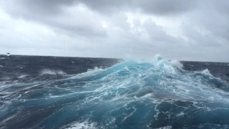 Рейс «Адмирала Невельского» на Курилы отменили из-за непогоды