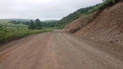 Дорогу в Томаринском округе расчистили после схода оползня 