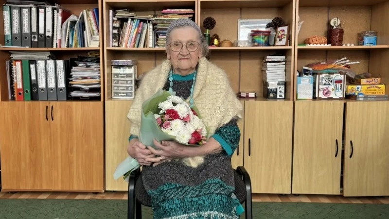 Жительницу блокадного Ленинграда поздравили с 82-летием со дня освобождения города-героя