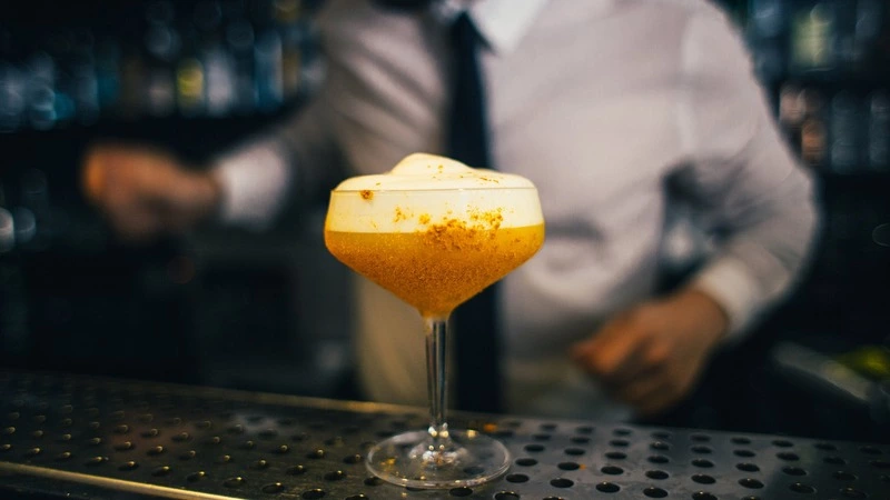 Отдых с Дэнни Трехо и коктейль в телефонной книжке. Рейтинг барменов ночного Сахалина