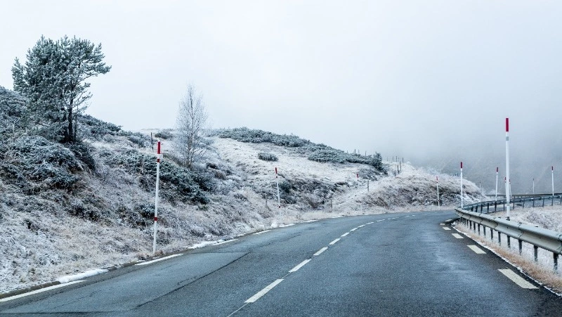 Дороги частично открыли для движения автобусов в Сахалинской области