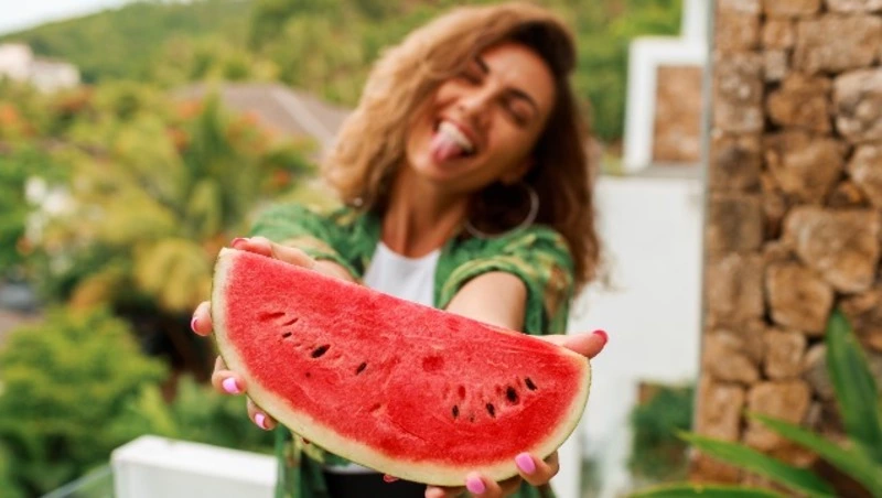 Сахалинцам рассказали, как правильно выбрать арбуз и не отравиться
