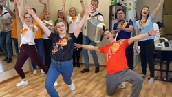 Сахалинцы массово спели первый хит Игоря Николаева к его юбилею