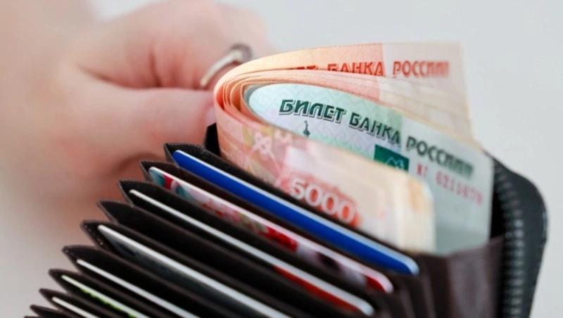 Фальшивые банкноты нашли банки в Сахалинской области