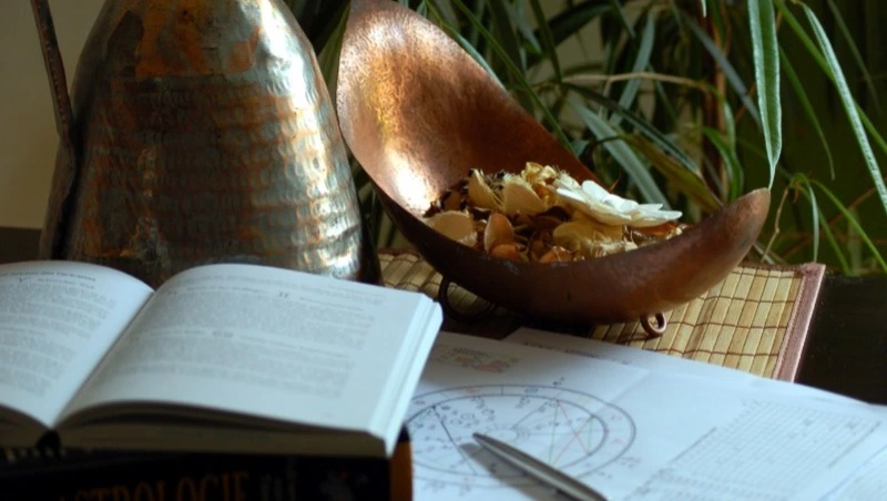 Гороскоп на 25 мая 2023 года: перемены в личной жизни и исполнение старых надежд 