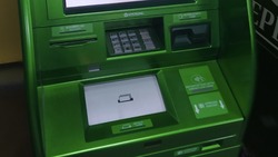 Единственный банкомат Сбербанка сломался в Южно-Курильске