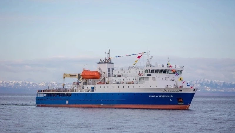 Просроченные продукты обнаружили на теплоходе «Адмирал Невельской»