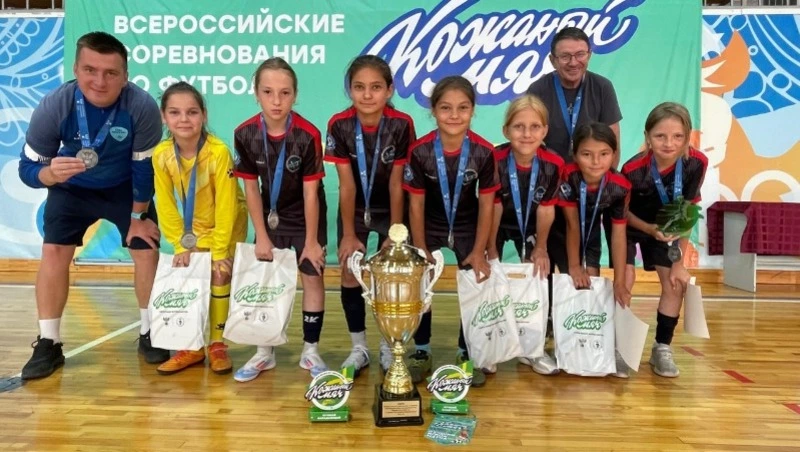 Юные футболистки с Сахалина взяли серебро на всероссийских соревнованиях