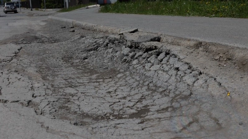 Участок улицы Антона Буюклы возле кампуса СахалинТех в Южно-Сахалинске приведут в порядок 