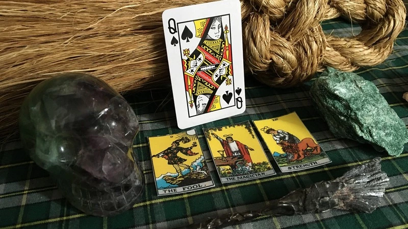 Весы делают выбор всей жизни, Близнецы — внезапные гении. Гороскоп Таро на 23 октября