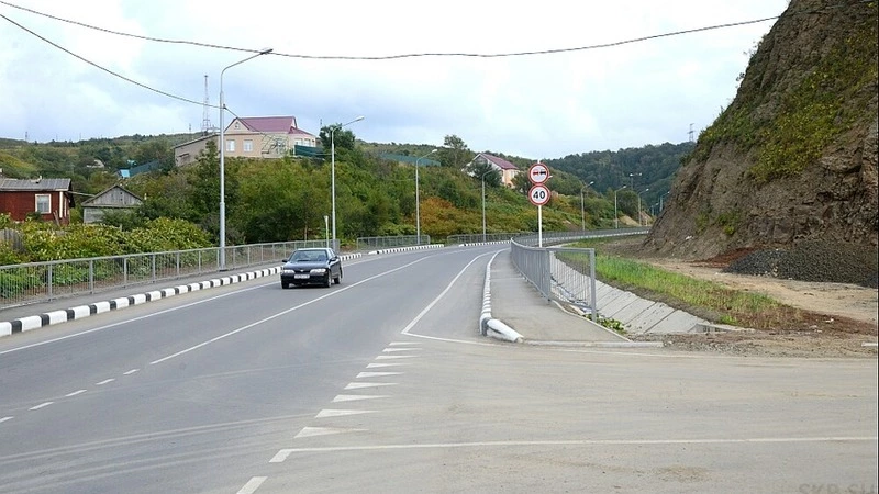 Сахалинцы из «поселка Холмск» собирают подписи за отставку мэра Дмитрия Любчинова