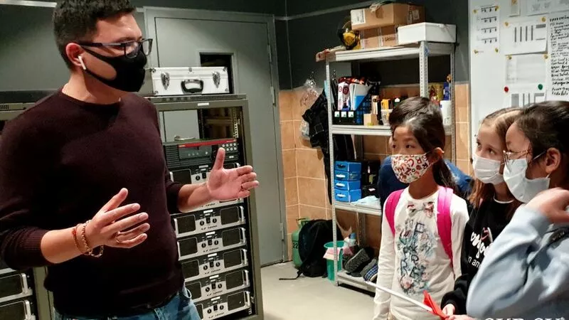 По ту сторону экрана: сахалинским школьникам показали, как работает кинотеатр