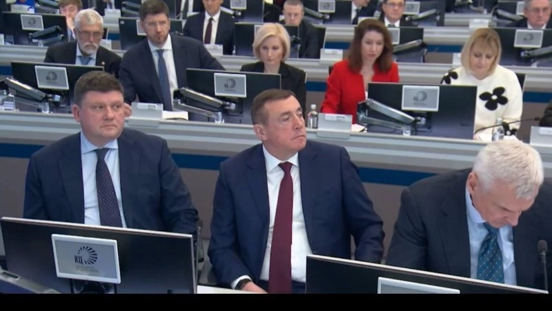 Валерий Лимаренко представил планы по развитию Сахалинской области на стратегической сессии в Москве