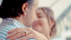 Более 50% россиянок интересуются политическими взглядами партнеров – опрос