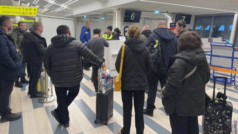 Пассажиры рейса Южно-Сахалинск — Владивосток пожаловались на задержку вылета