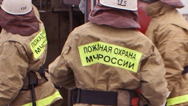 Мусор в нежилом доме потушили в Аниве вечером 21 августа