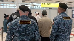 Приставы депортировали очередную группу нелегальных мигрантов с Сахалина