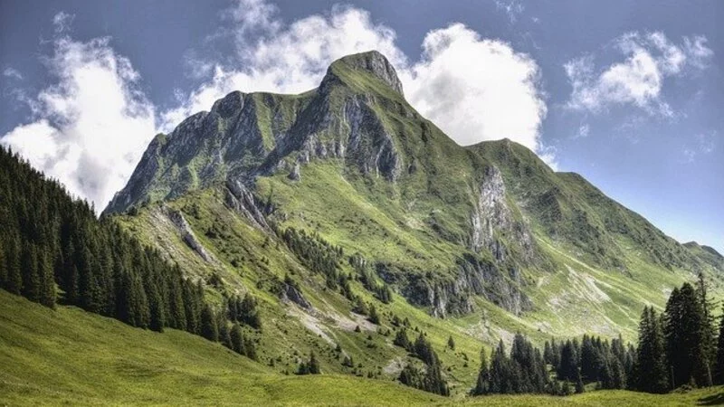Горит еще одна курортная страна, в Сибири хотят построить крупные города. Главное на утро 6 августа
