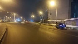Девушка на иномарке перевернулась в центре Южно-Сахалинска 13 января