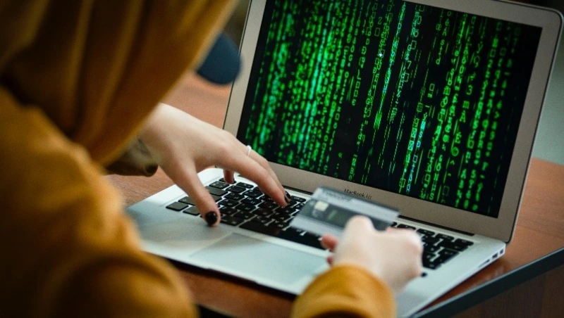 Жители Сахалина за выходные перевели мошенникам более 6 миллионов рублей 