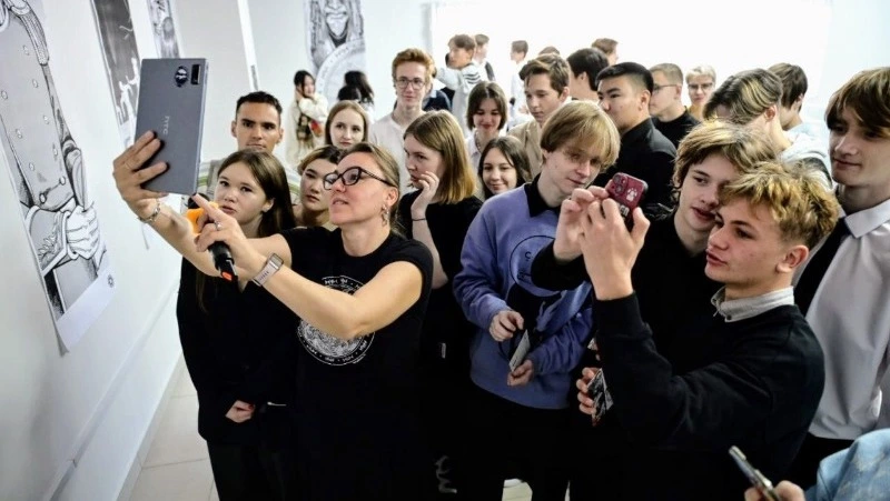 МТС передала сахалинским библиотекам продолжение манги об адмирале Невельском