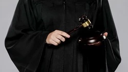 Судебные приставы забрали машину для погашения алиментов у безработного сахалинца