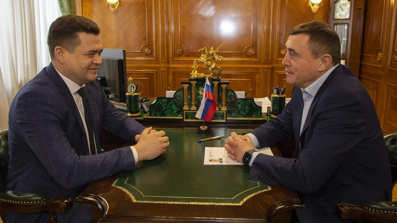 Валерий Лимаренко обсудил с новым руководителем ООО «РН-Сахалинморнефтегаз» перспективы работы