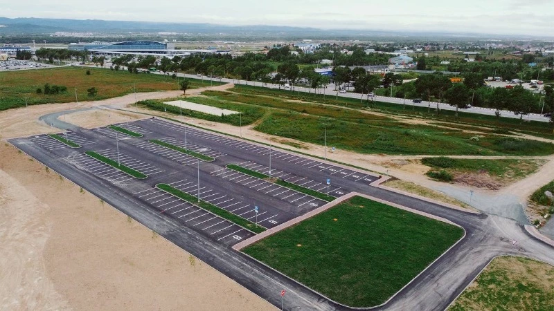 Водители стали реже нарушать правила парковки у аэровокзала Южно-Сахалинска