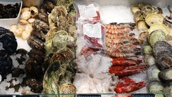 Житель Южно-Сахалинска украл у туриста морепродукты на 60 тысяч рублей