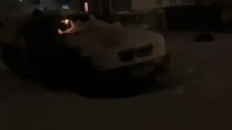 Месть в стиле 1990-х: на Сахалине автомобилю разбили стекло и закинули в салон «коктейль Молотова»