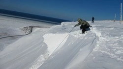 Опасность схода лавины сохраняется в Невельском районе